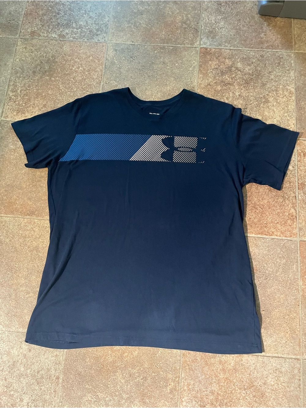 Under Armour Men’s Short-Sleeve Tees - Black, Navy, and Red - Picture 3 of 5